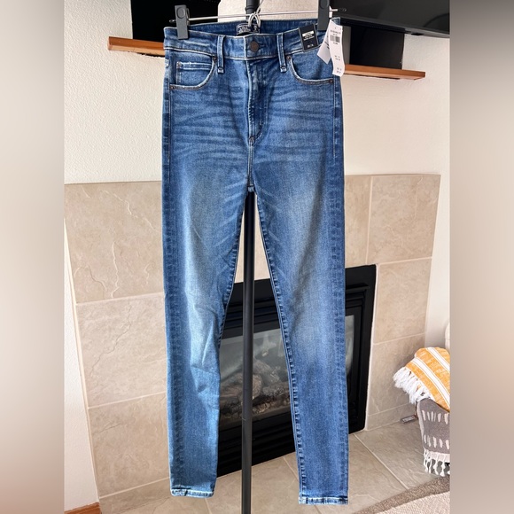 Abercrombie & Fitch Denim - Abercrombie & Fitch high rise skinny jean size 25 long. New with tags